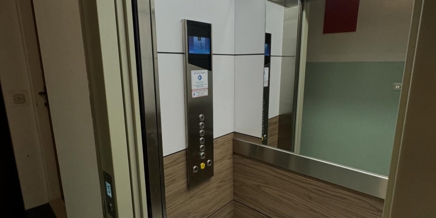 U Dubrovačkoj 41 u Splitu završena ugradnja novog dizala za sigurniju i ugodniju svakodnevicu stanara